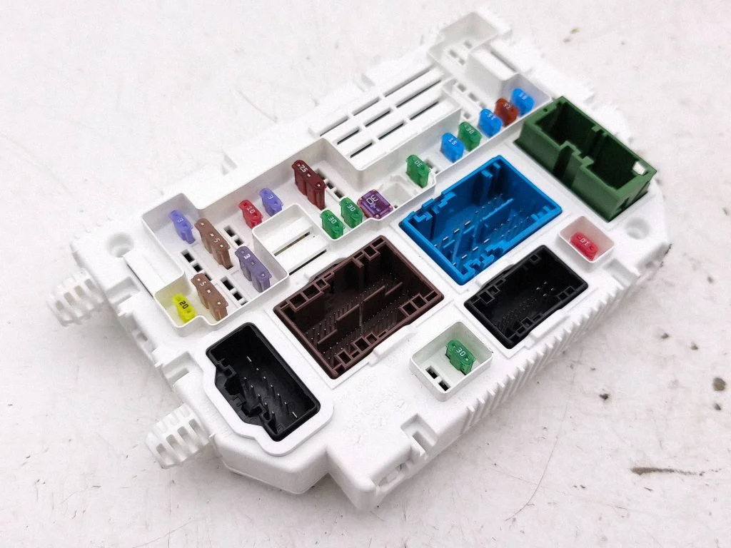 Fuse module – Peugeot 5008 II (2016-)