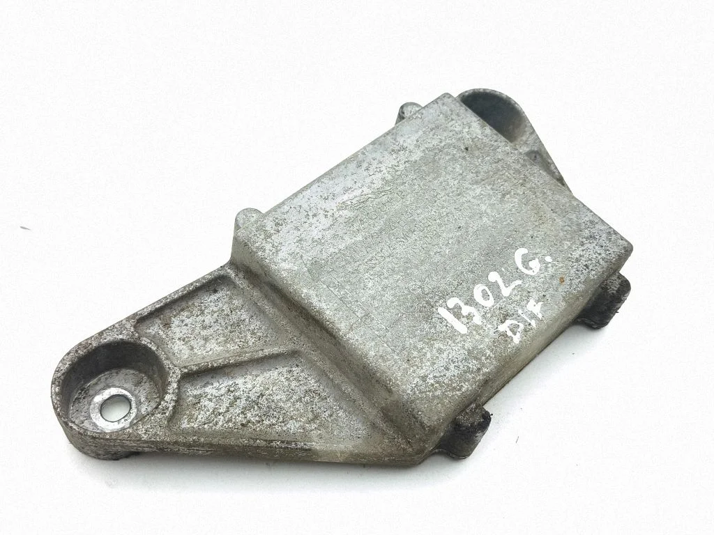 Tagumise reduktori (diferentsiaali) klamber GX734B148CB