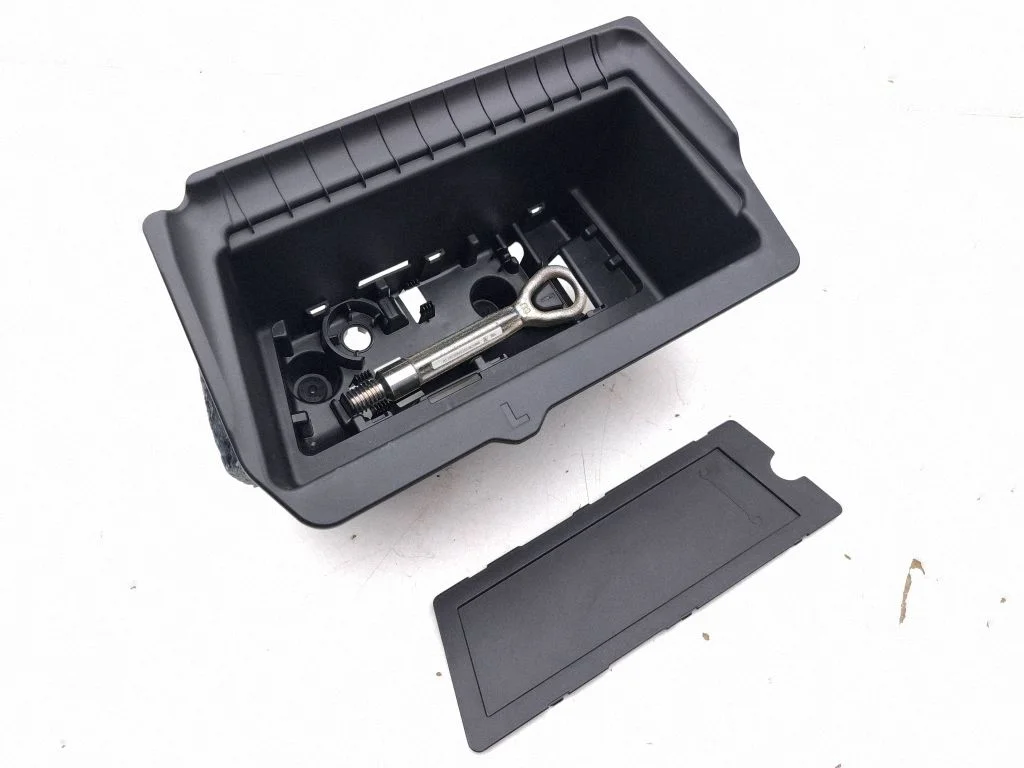 Glove box in trunk 7951241