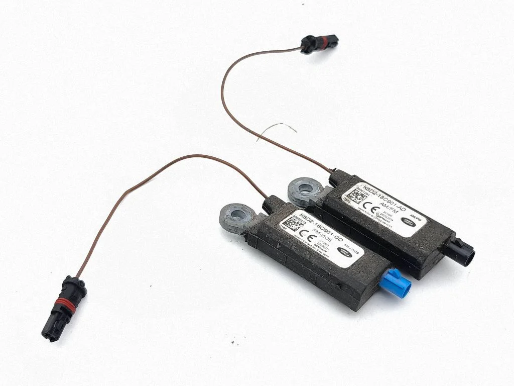 Antenas pastiprinātājs K8D218C901AD