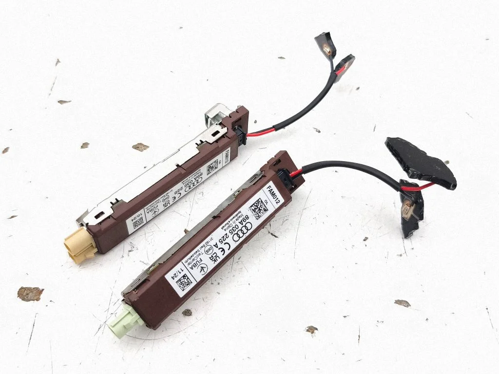 Aerial antenna amplifier 89A035225A
