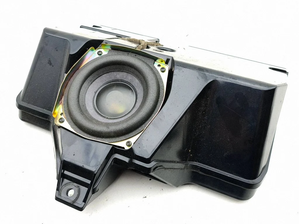 Subwoofer speaker 67071100