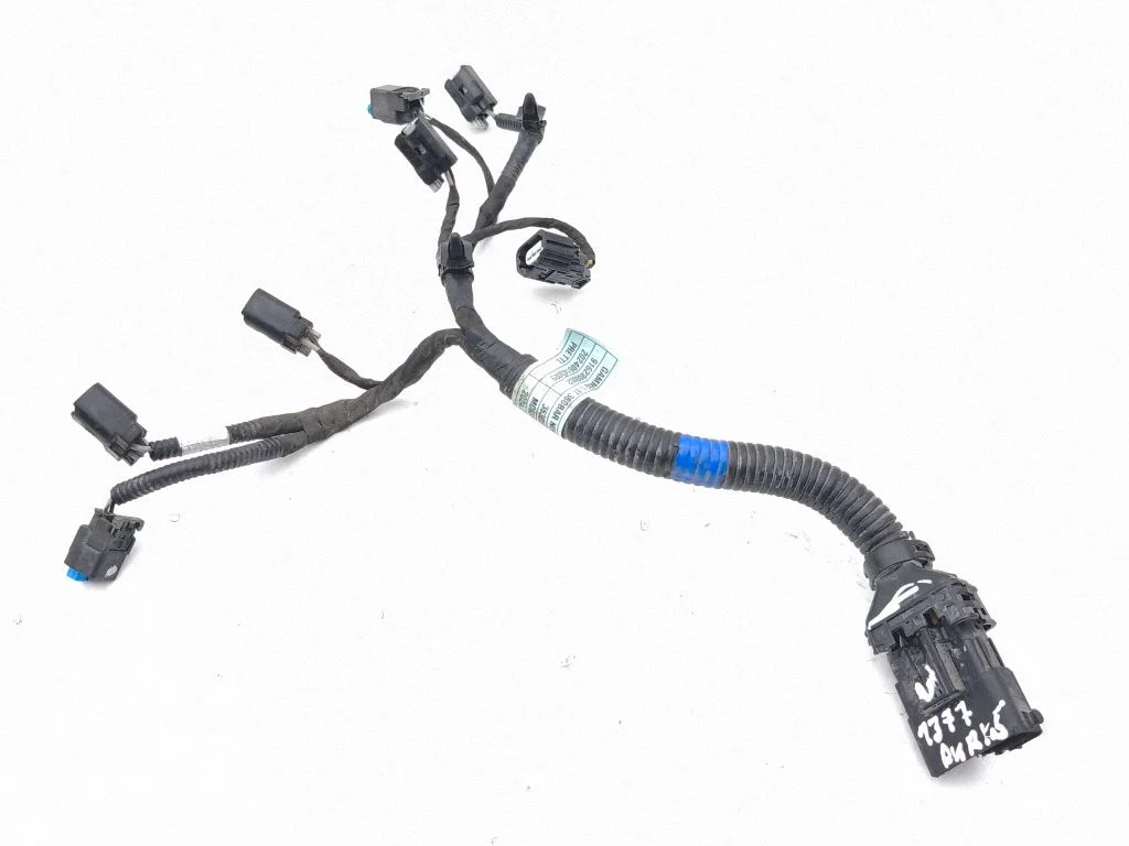 Fuel injector wires 353022M400