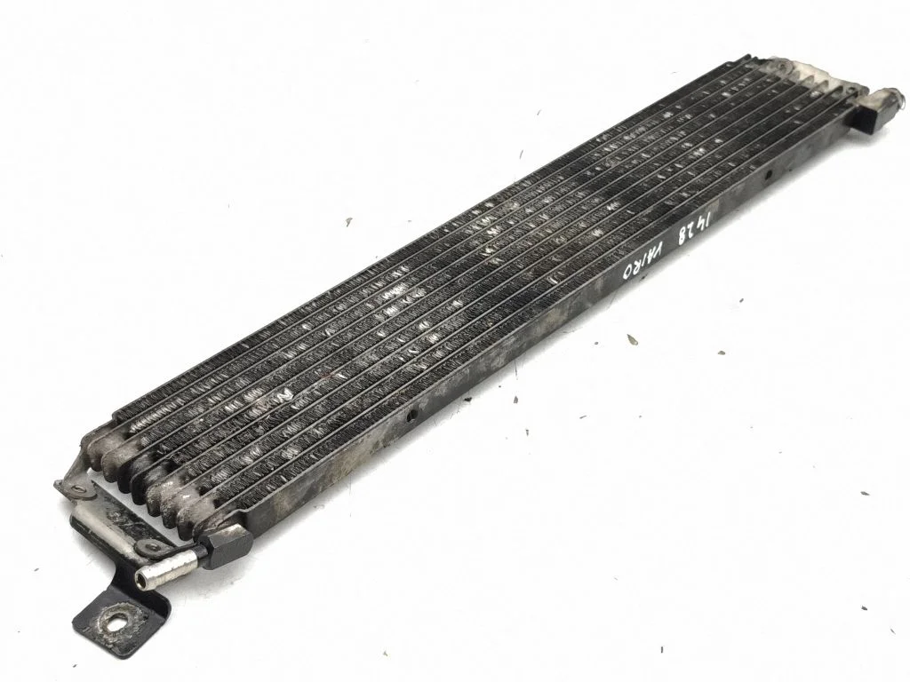 Stūres pastiprinātāja radiators