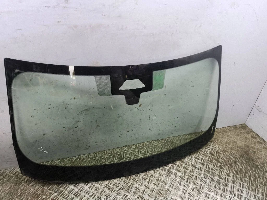 Front windscreen/windshield window