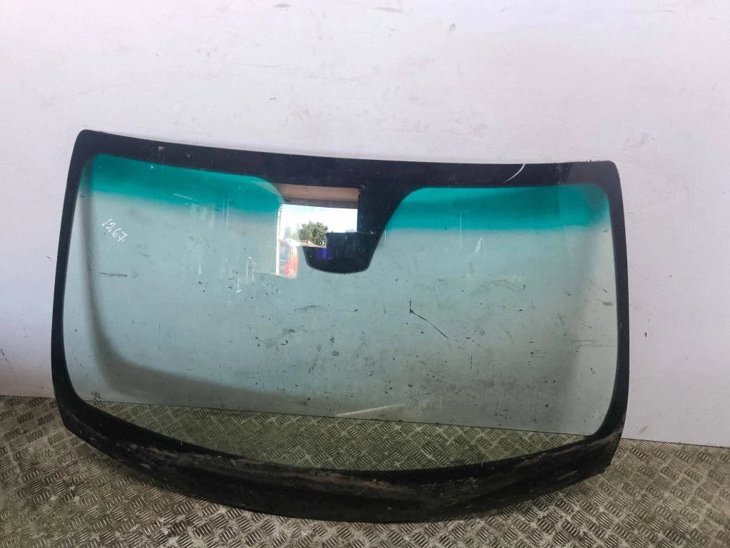 Front windscreen/windshield window
