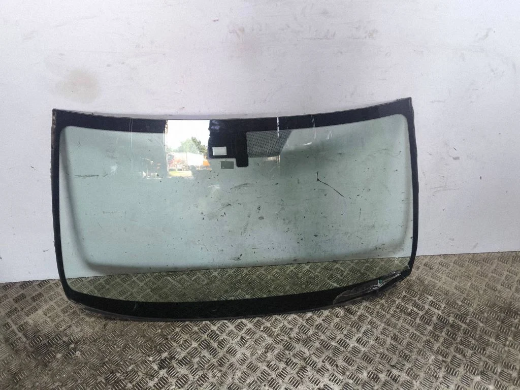 Front windscreen/windshield window