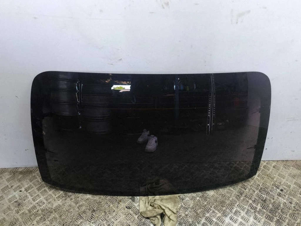 Rear windscreen/windshield window