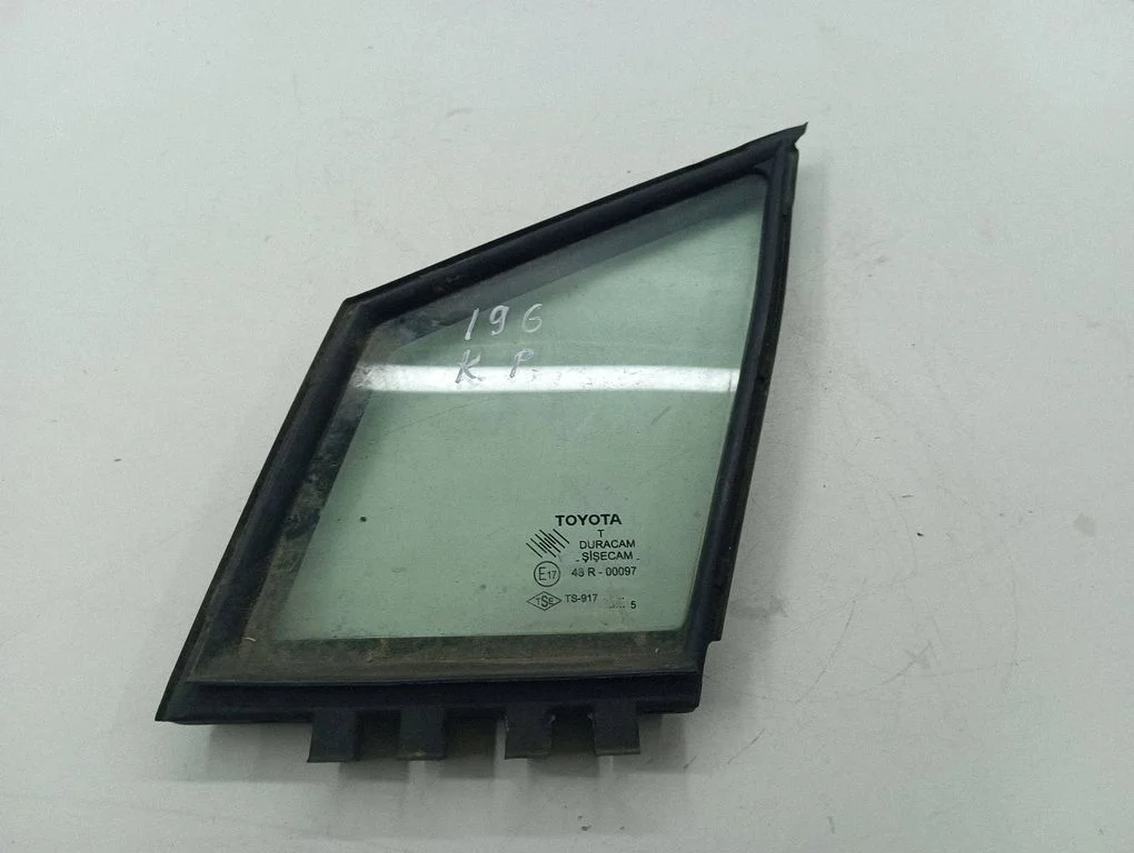 Front triangle window/glass 43R00097