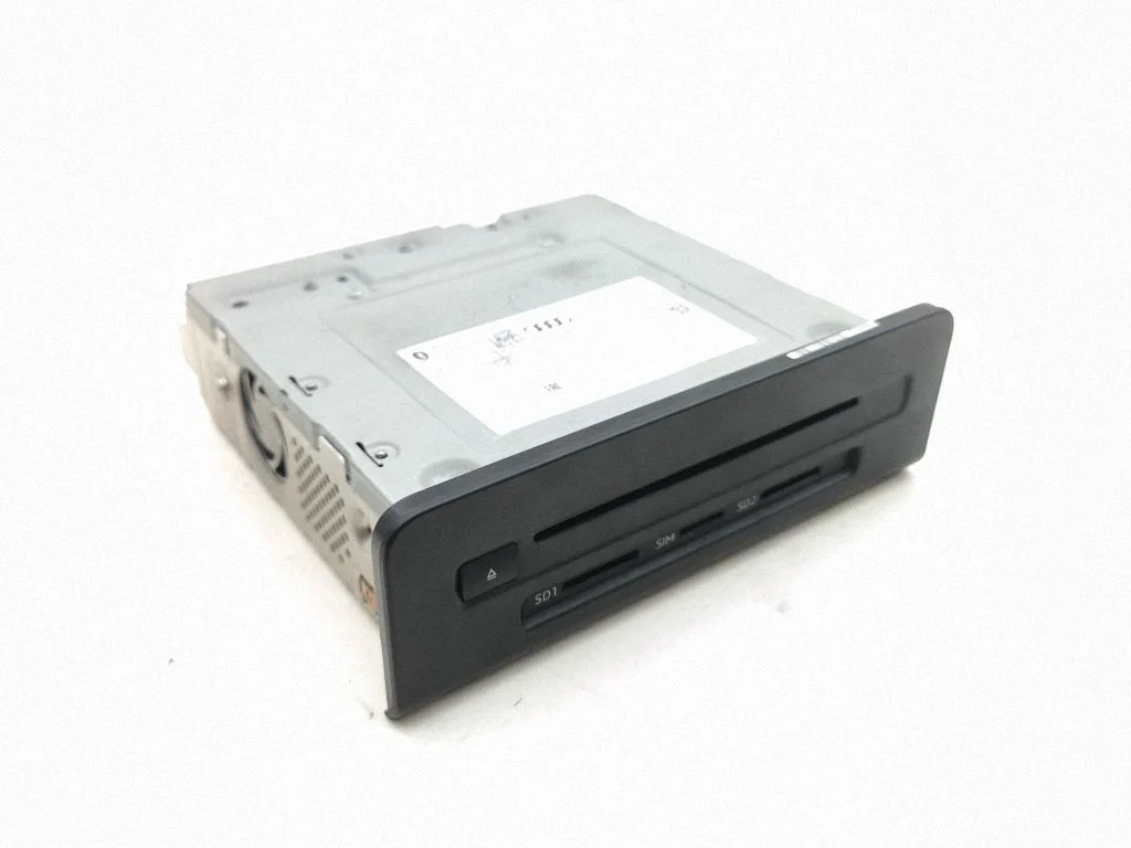 CD/DVD changer 8W0035192K