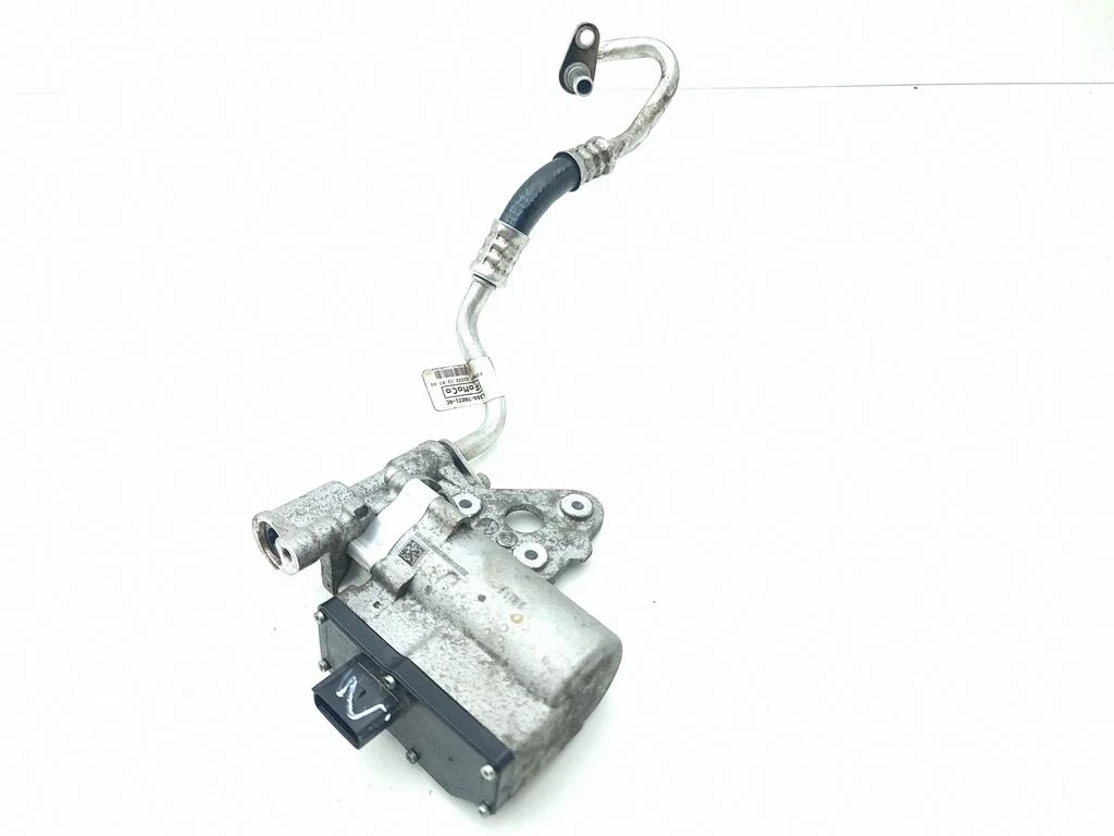 Oil pump LX687P086AB