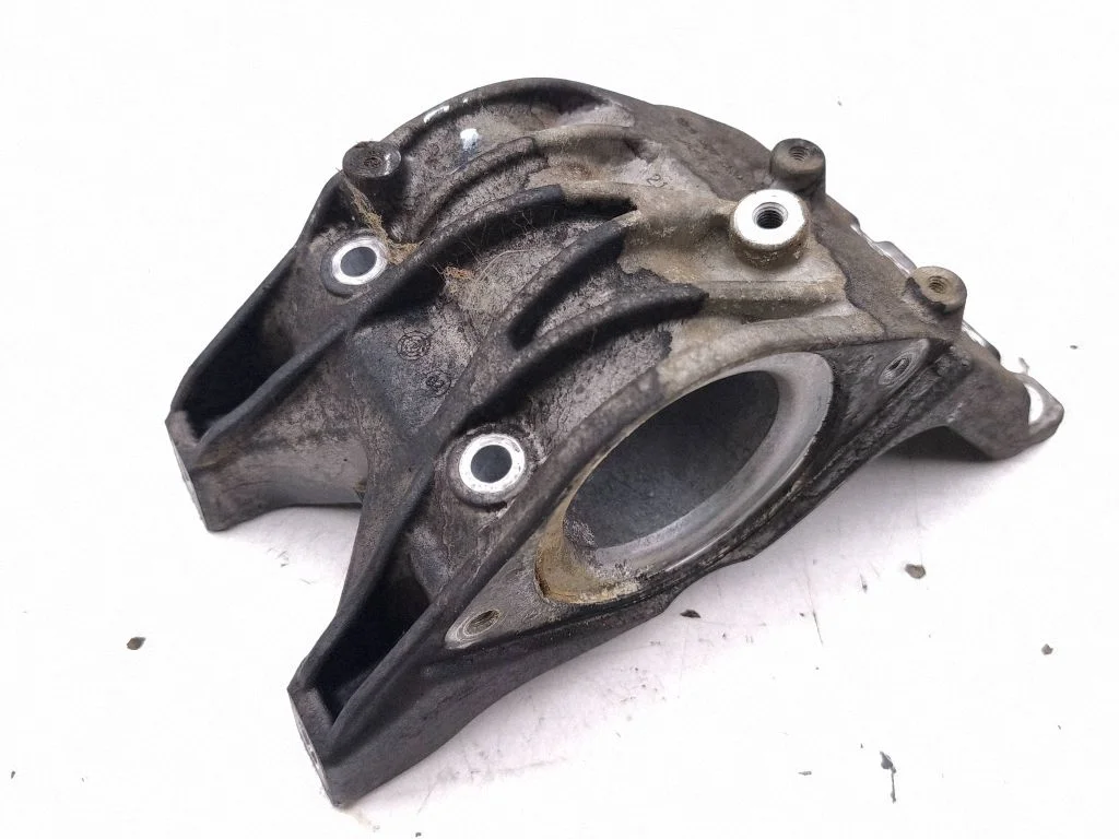 Driveshaft support bearing bracket A6512200131