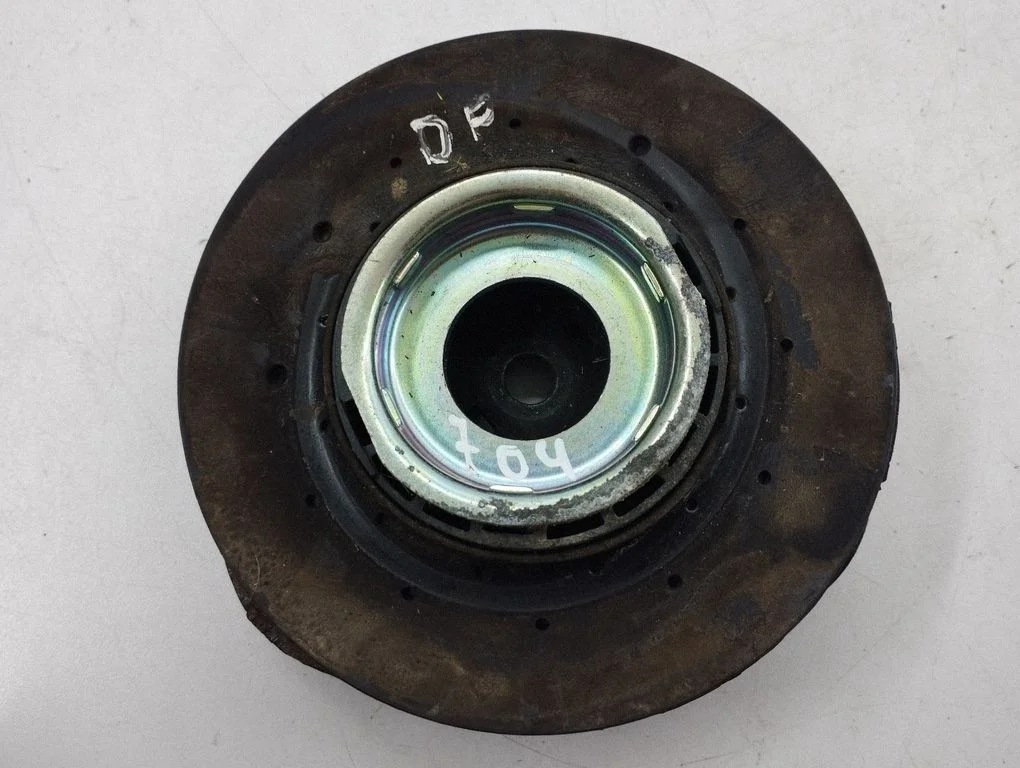 Coil spring mount JX613K1555AEE