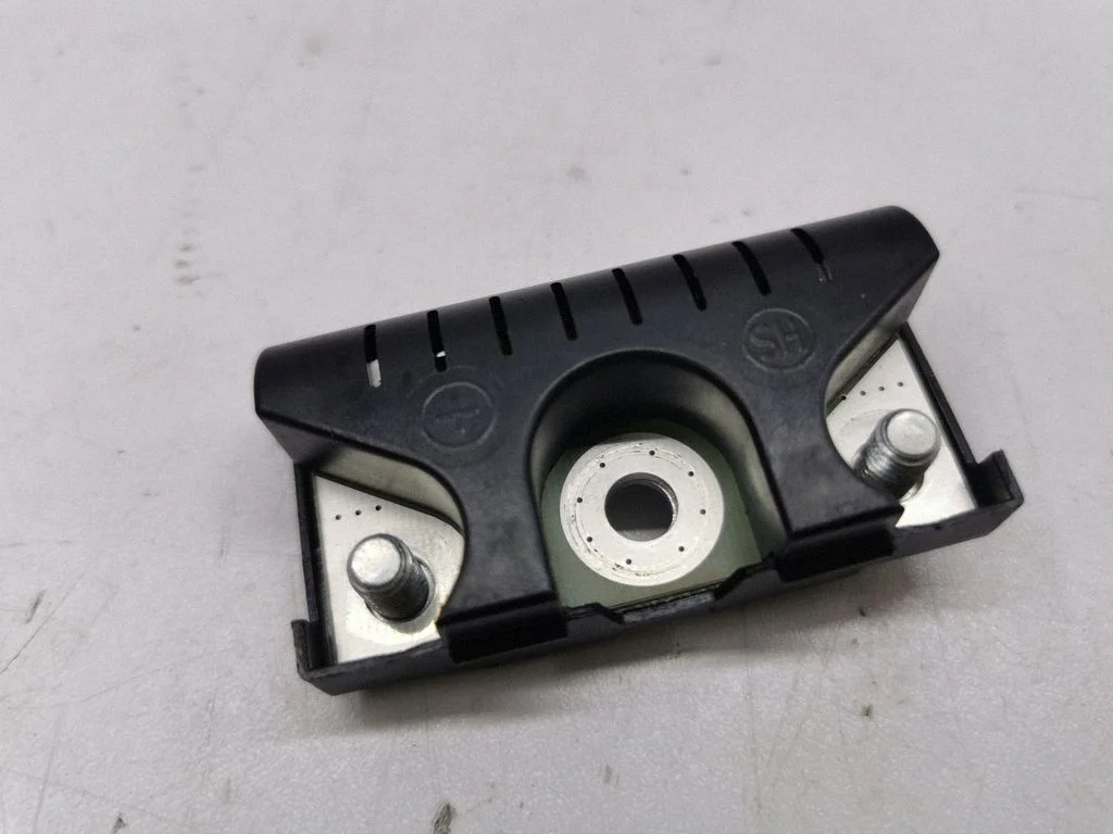 Antenas filtrs 8T8035570