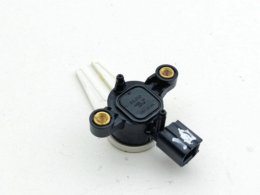 Clutch pedal sensor C1D06E