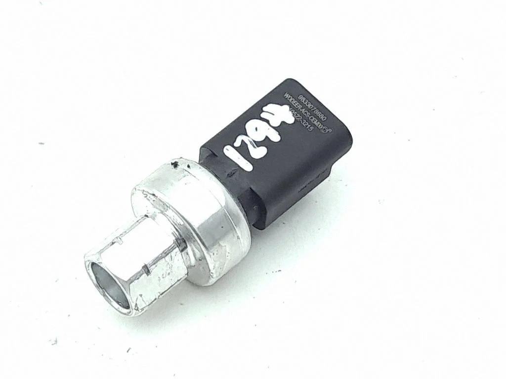 Air conditioning (A/C) pressure sensor 9833078680