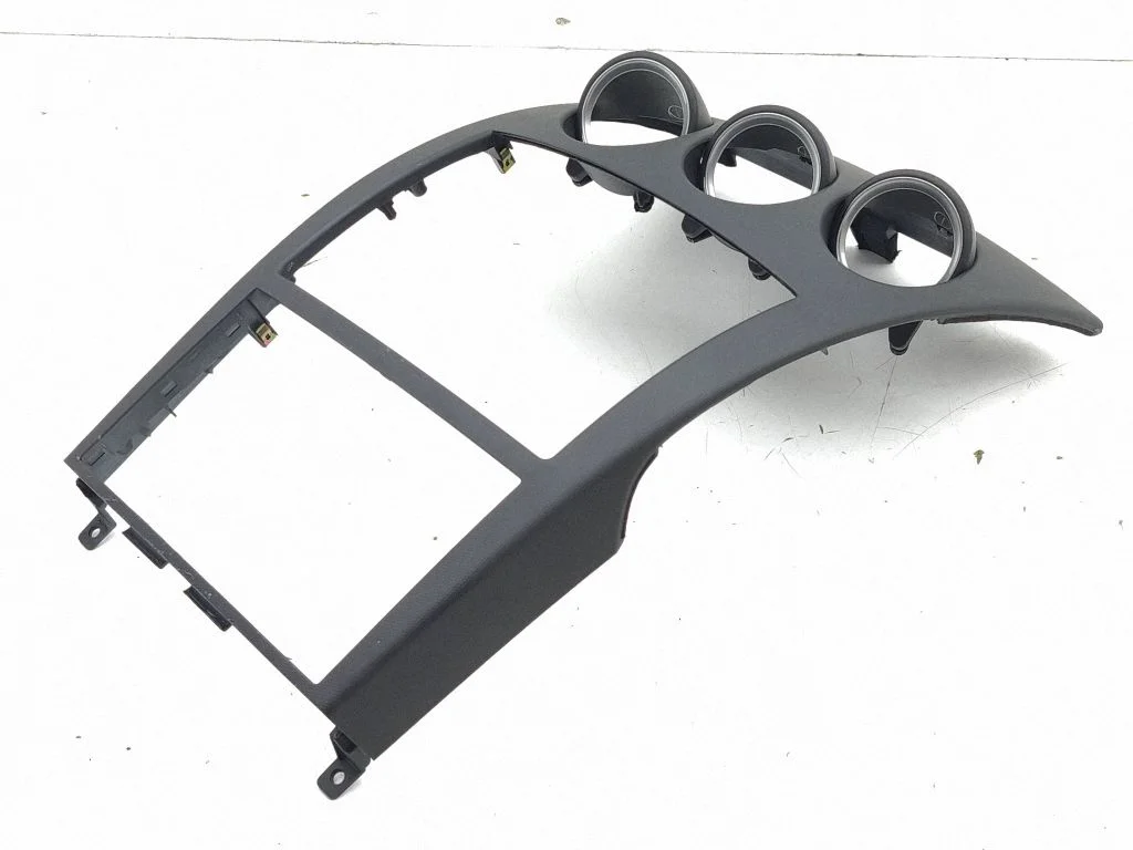Radio/GPS head unit trim 68260CD400