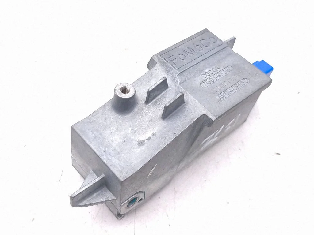 Steering wheel lock AV6N3F880KA