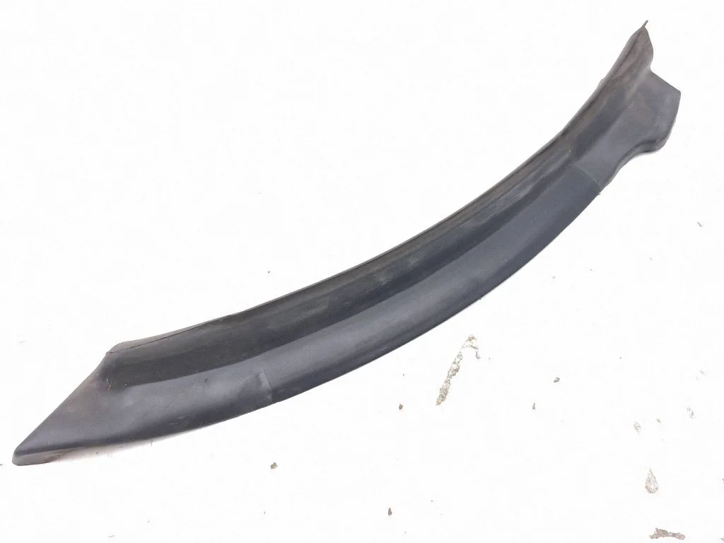 Uszczelka drzwi tylnych BJ3225384A