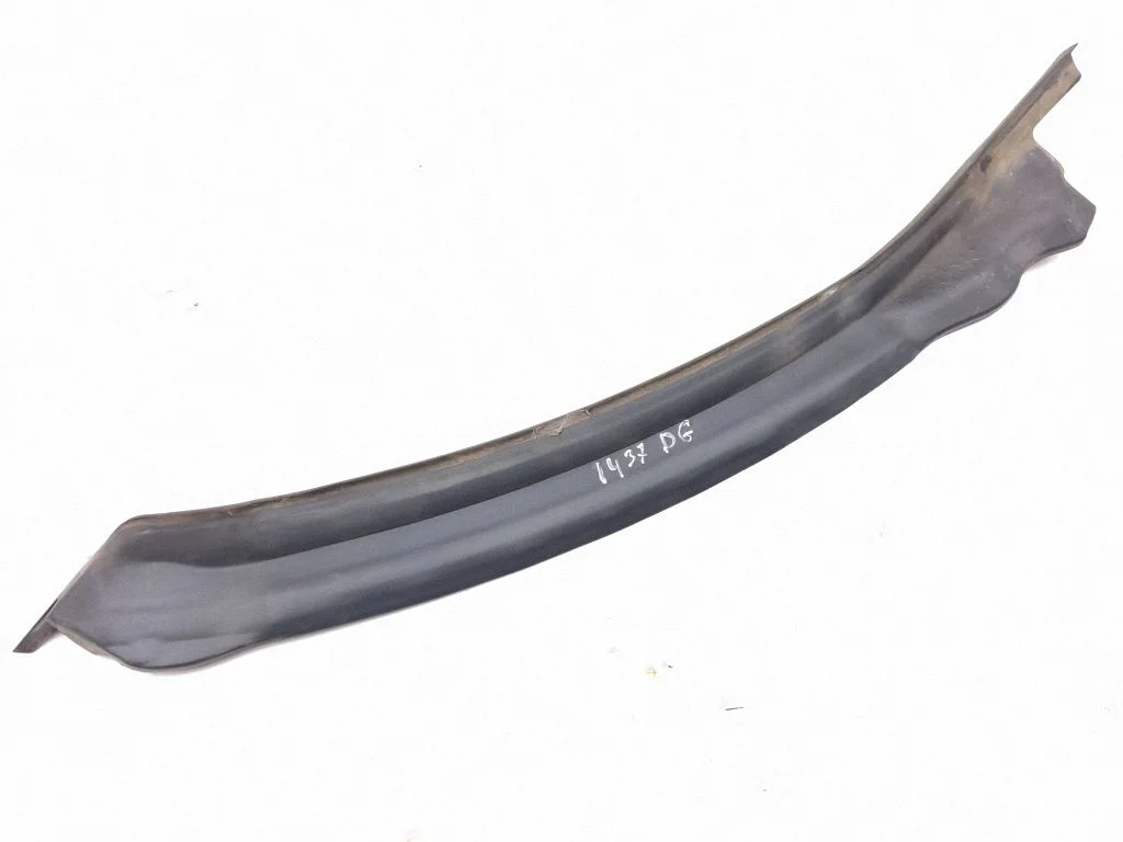 Rubber seal rear door – right