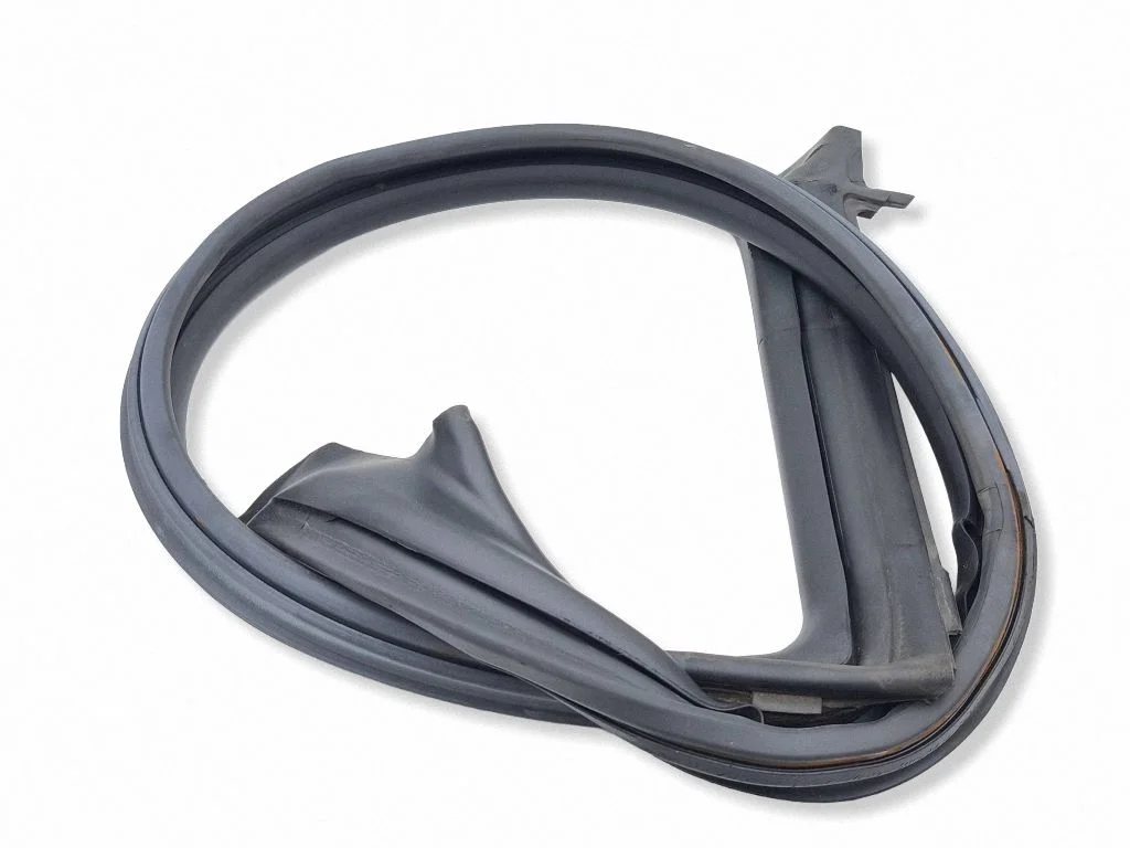 Rubber seal front door (on door) 63521CA000