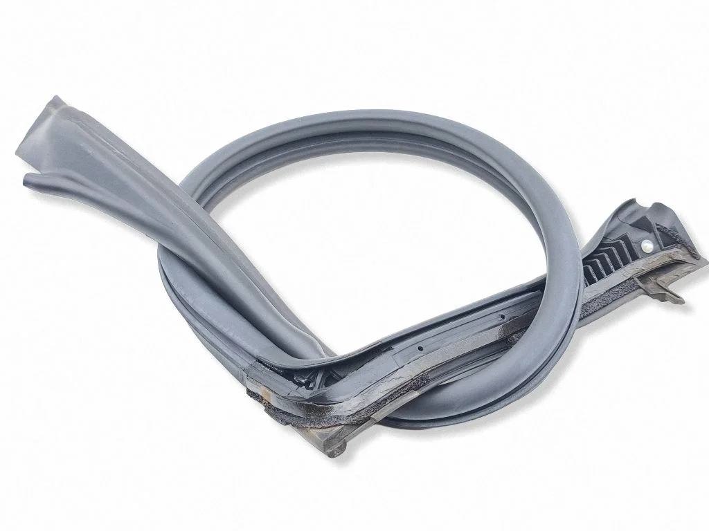 Rubber seal front coupe door 63521CA010