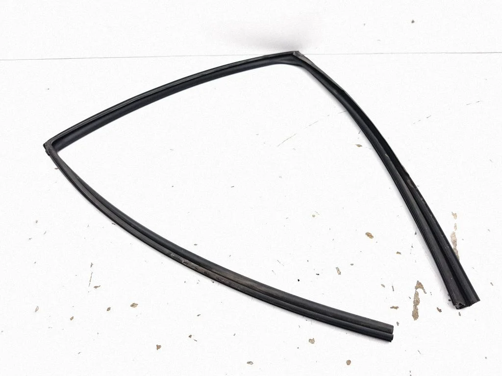 Rubber seal rear door window/glass – Toyota Corolla E210 E21 (2018-)