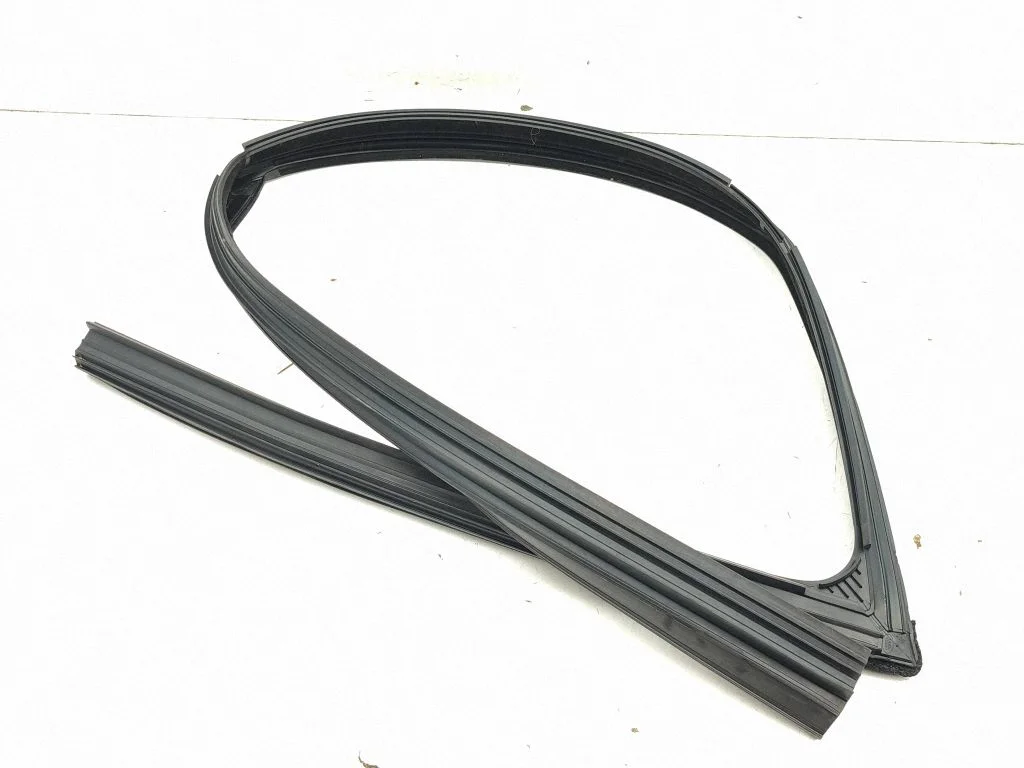 Rubber seal front door window/glass – Land Rover Range Rover Evoque L551 (2018-)