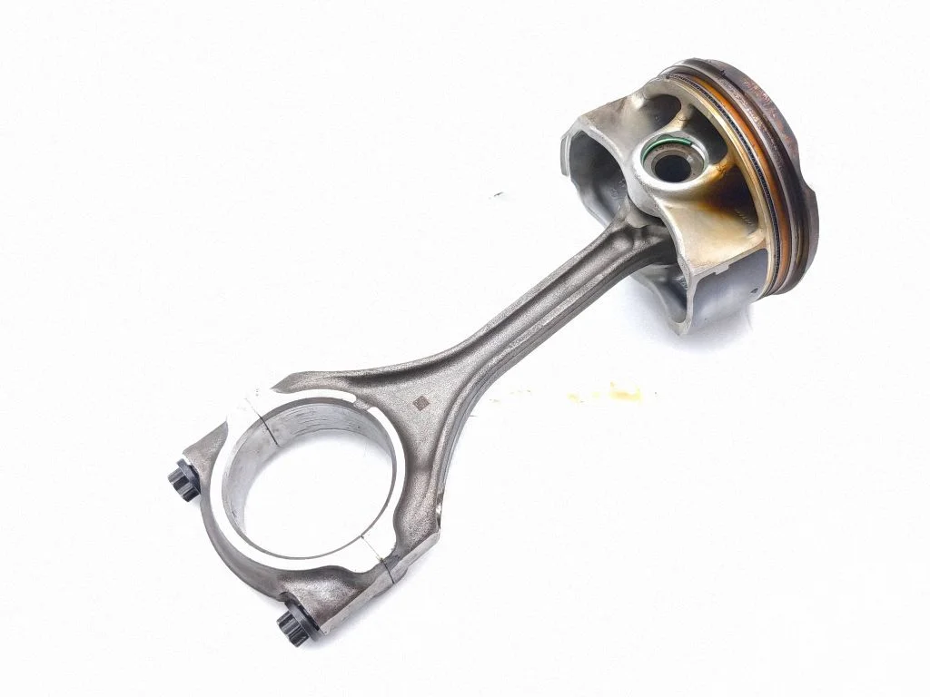 Piston with connecting rod 742WBE