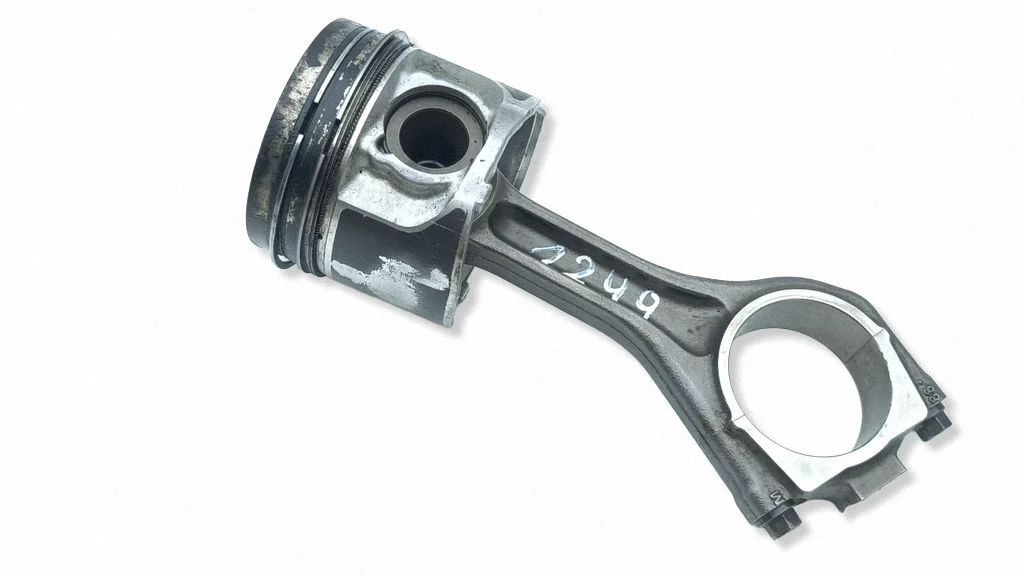 Piston with connecting rod