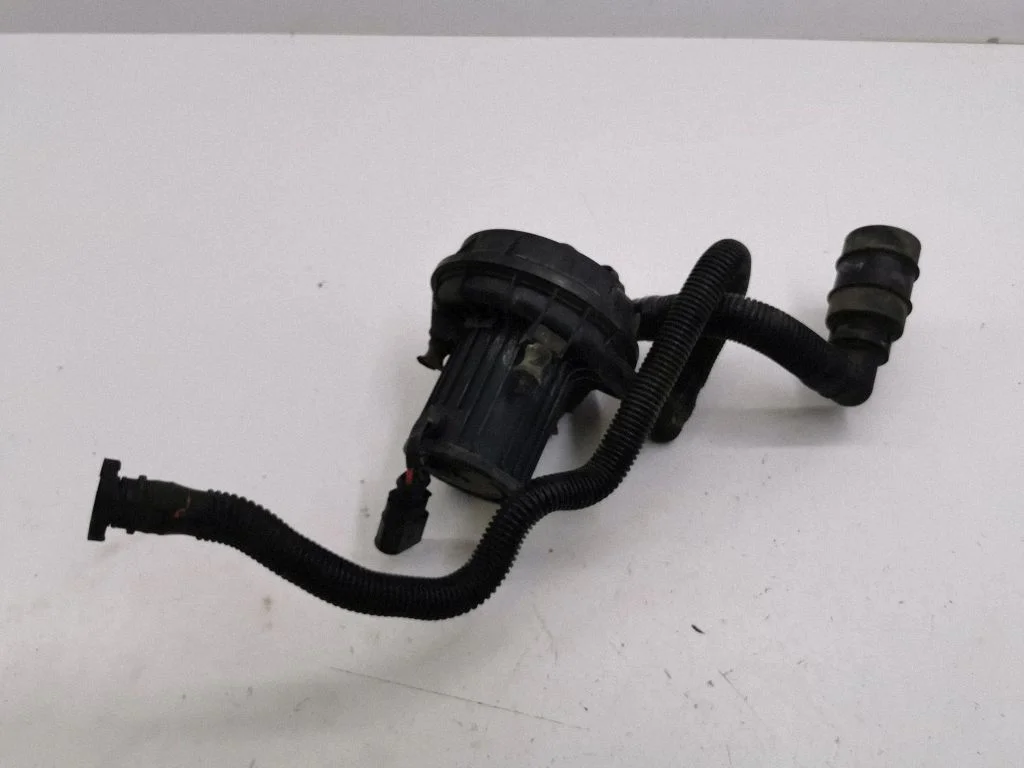 Sekundaarõhu pump 3W0131083B