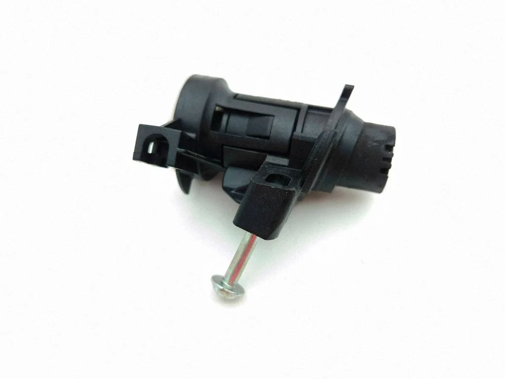Tailgate exterior lock 090950
