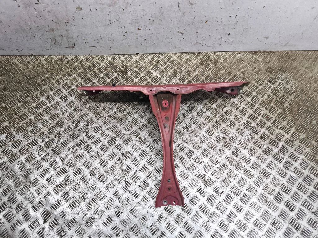 Radiatoru paneļa augšējā daļa
