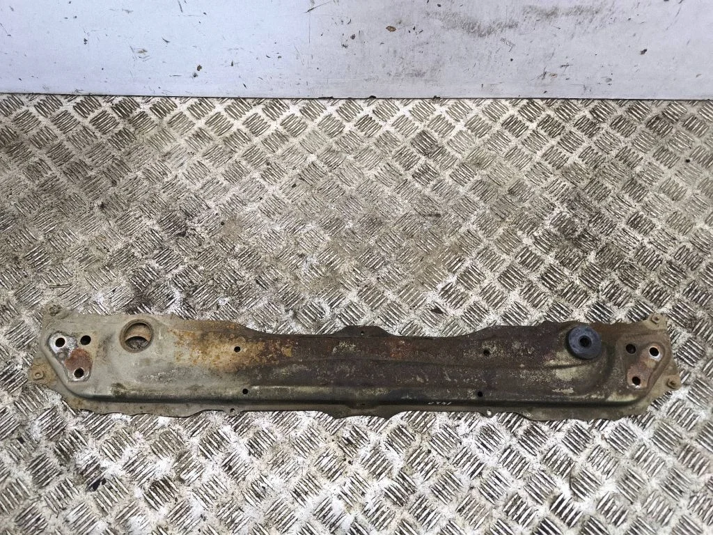 Bottom radiator support slam panel