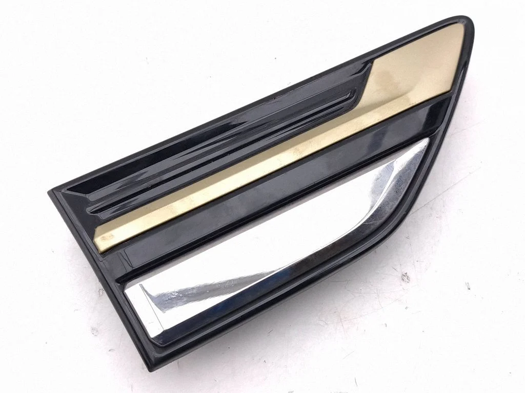 Poritiiva iluliist (molding) 99042032R