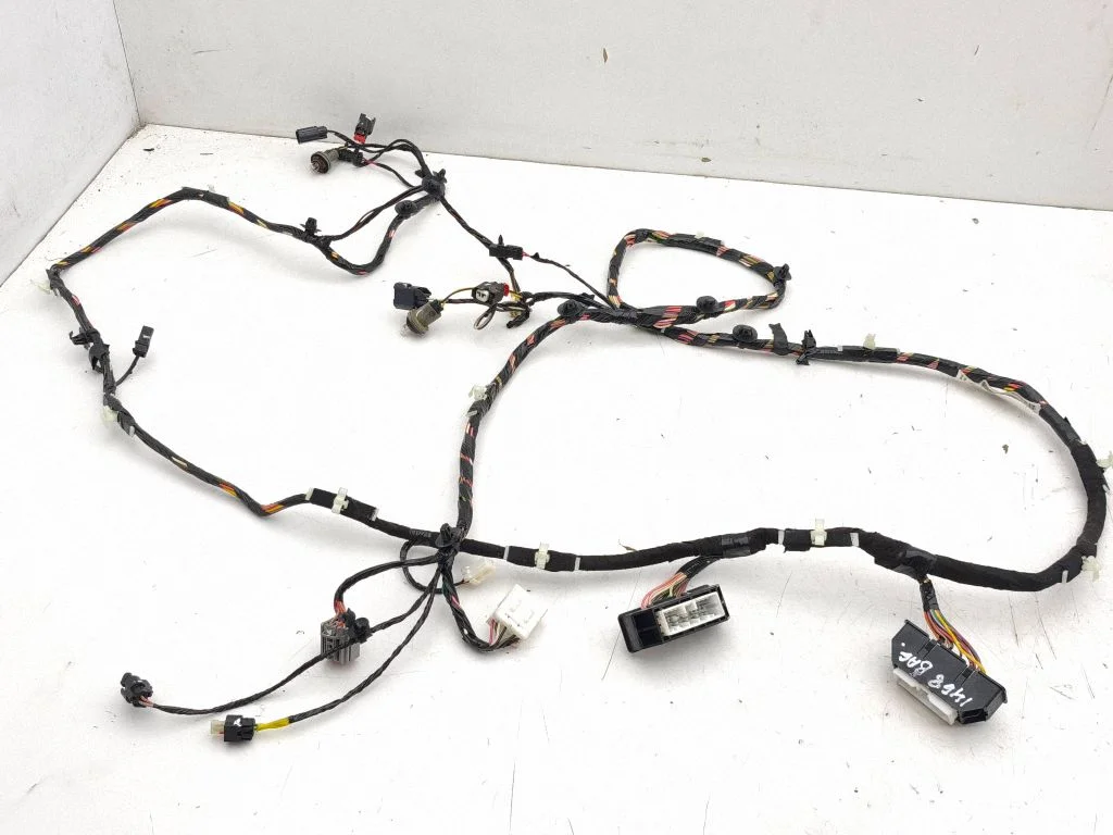 Tailgate/trunk wiring harness P68136775AC