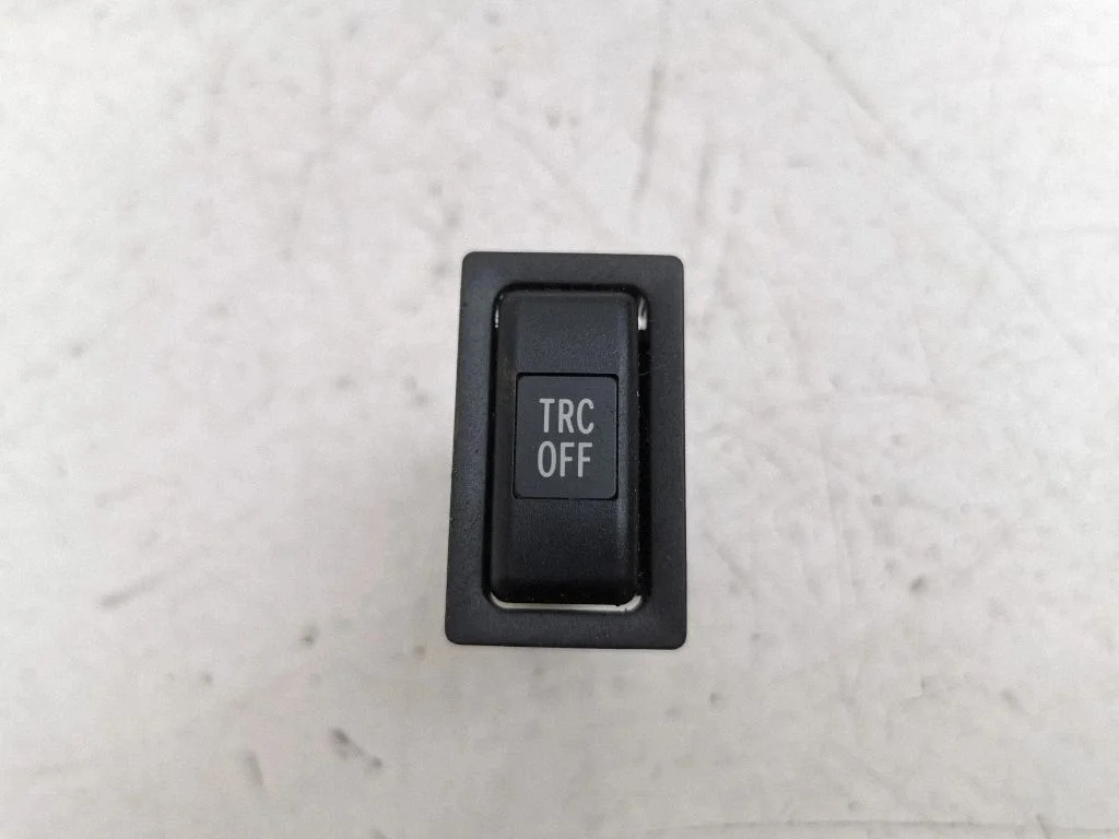 ESP (stability program) switch – Toyota Avensis T250 (2003-2006)