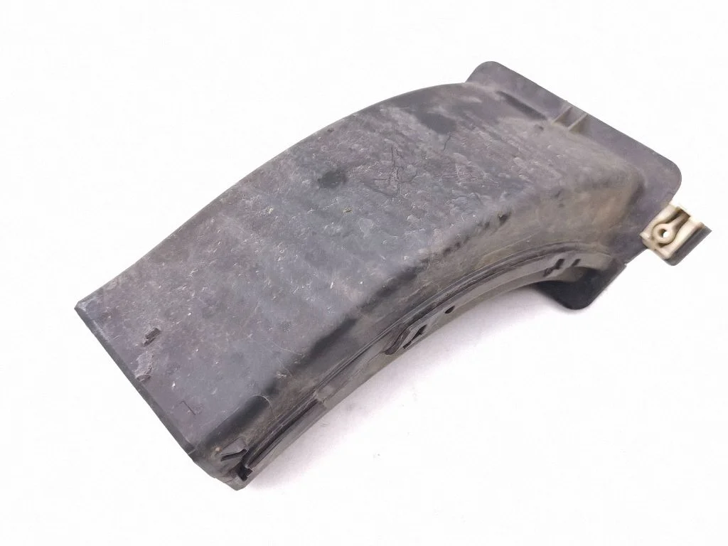 Intercooler air channel guide 9498465