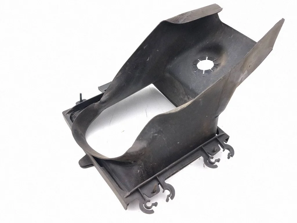 Intercooler air channel guide 3W5121468