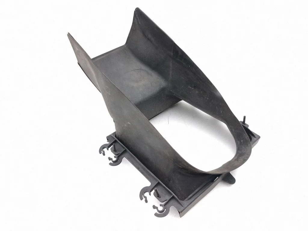 Intercooler air channel guide 3W5121467