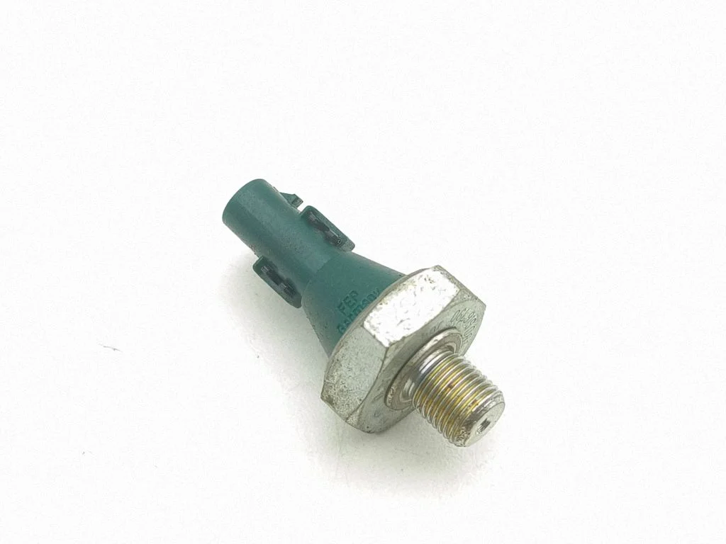 Õlirõhu andur 06L919081
