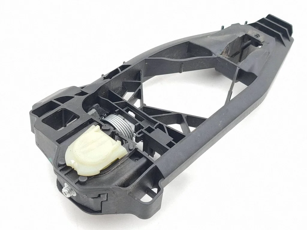 Rear door exterior handle/bracket – left