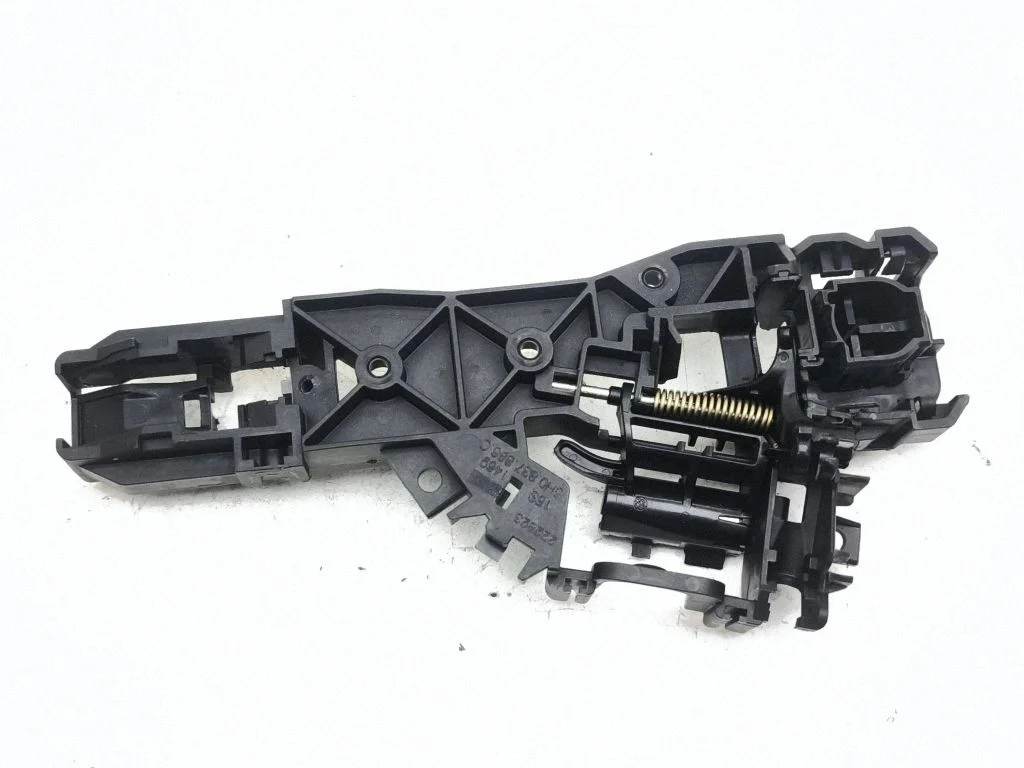 Rear door exterior handle/bracket 5H0837886C