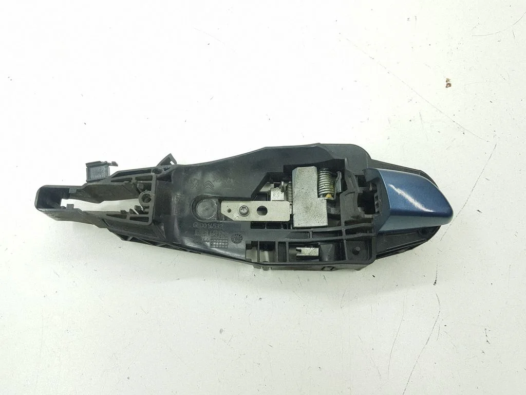Rear door exterior handle/bracket GE0016532