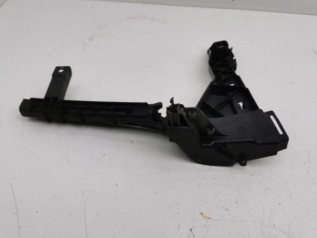 Front door exterior handle/bracket – right