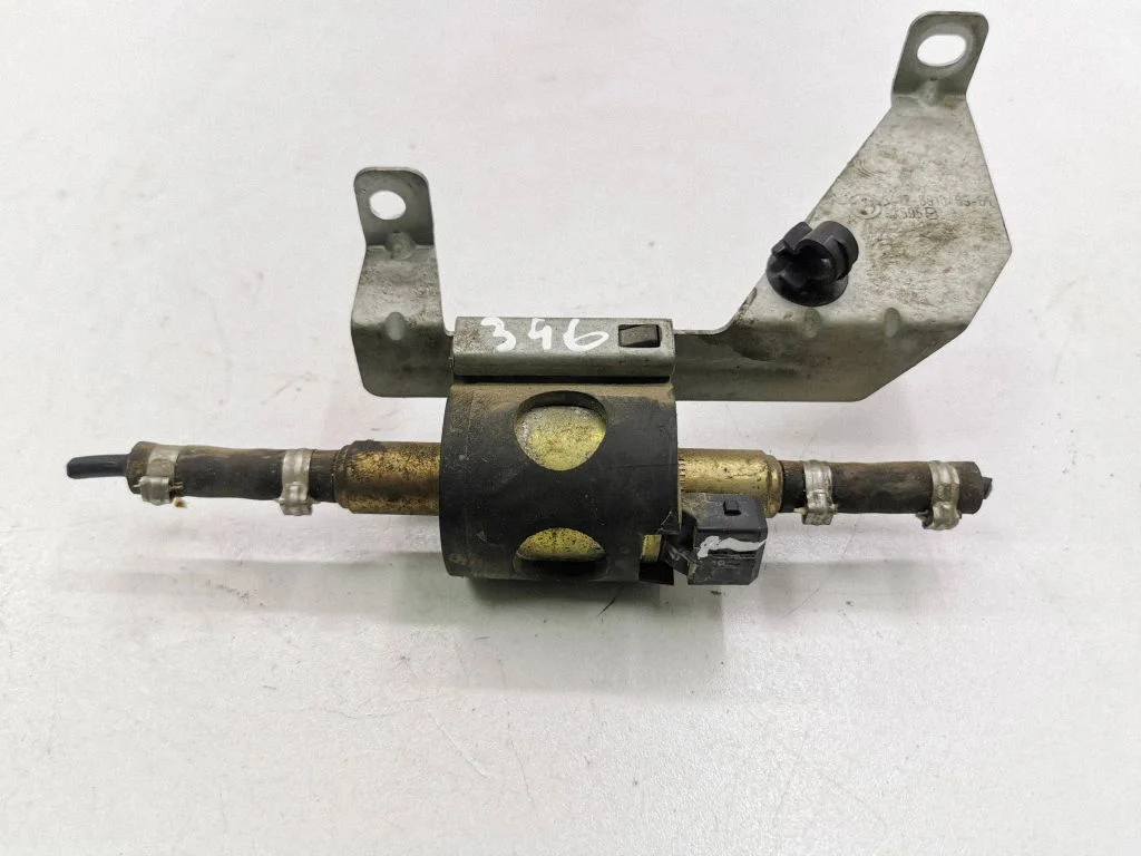 Webasto auxiliary heater fuel pump – BMW X5 E53 (1999-2006)