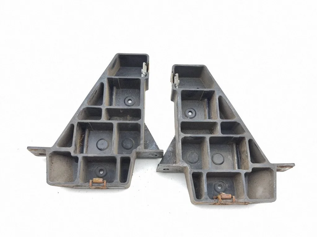 Radiator mount bracket 68144540AB