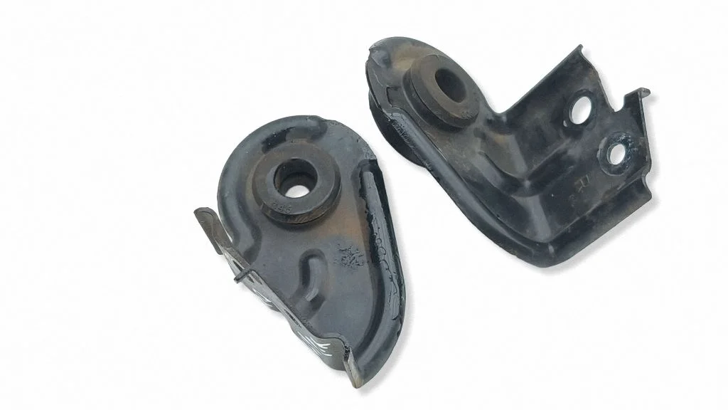 Radiator mount bracket