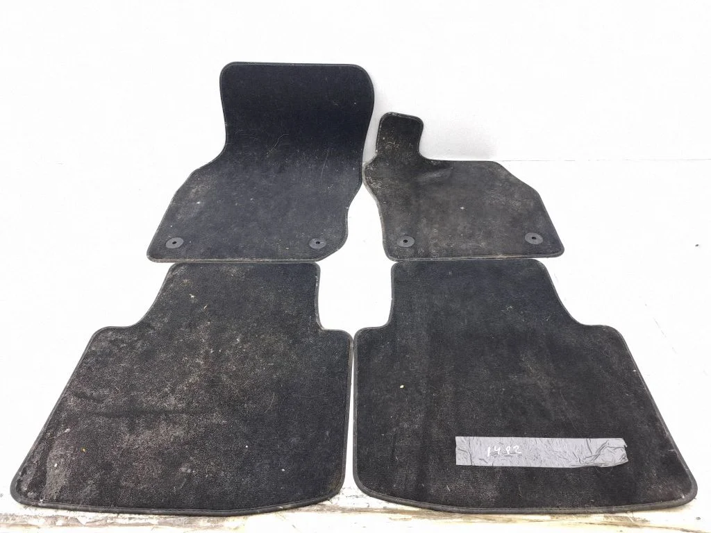 Põrandamattide komplekt 3J2863011