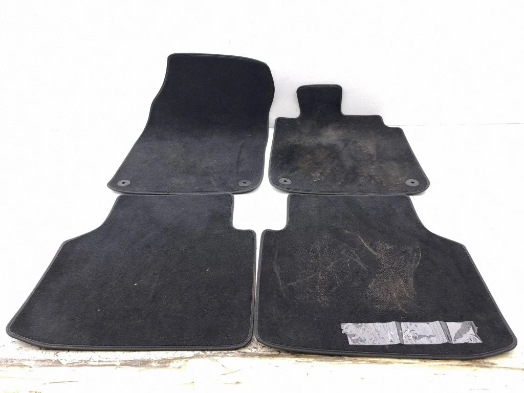 Põrandamattide komplekt 5L0863011B